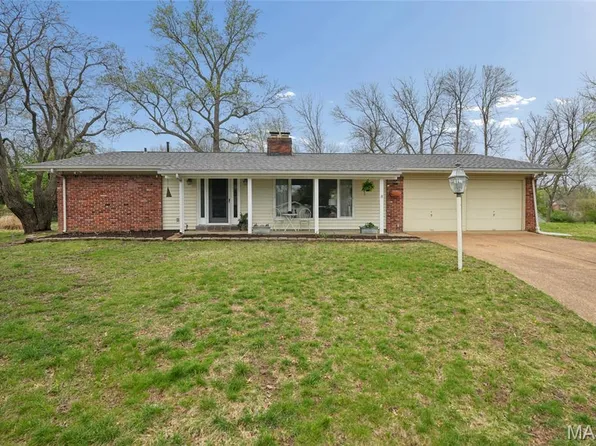 12725 Westport Dr, Saint Louis, MO 63146