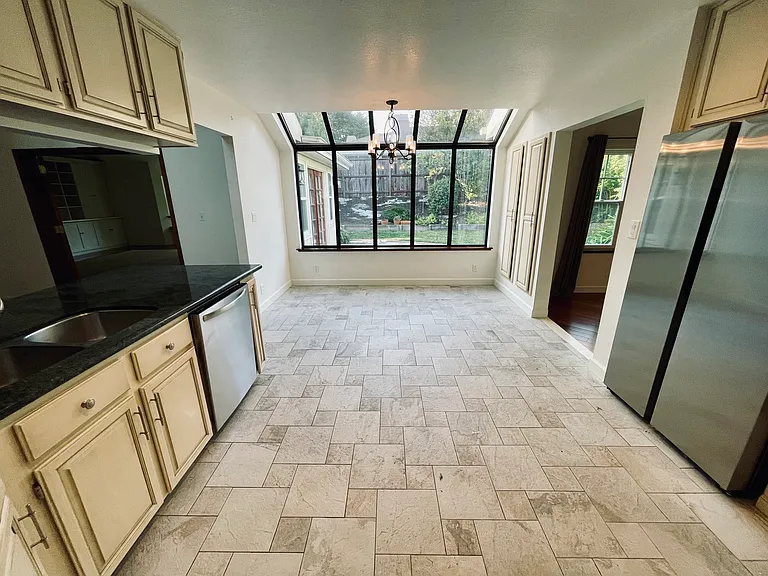 2 Greenbrier Ct — Photo 15