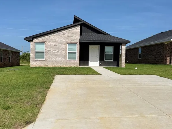 828 Elm St, Seminole, OK 74868