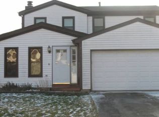 705 Cimarron Dr, Carol Stream, IL