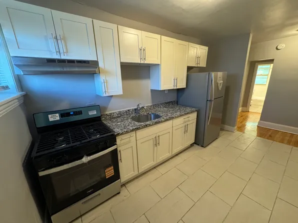 1340 W 82nd St #2, Chicago, IL 60620