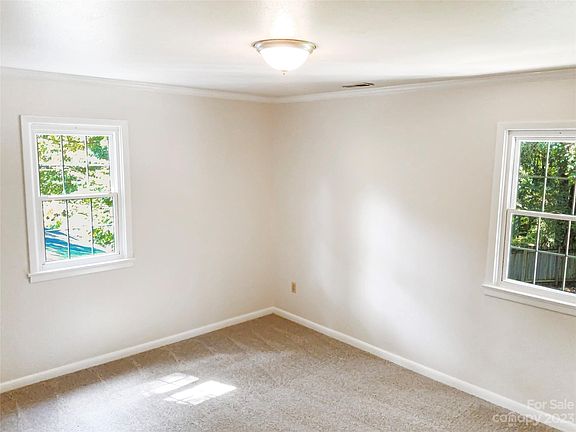 5th image of 104 White Oaks Dr