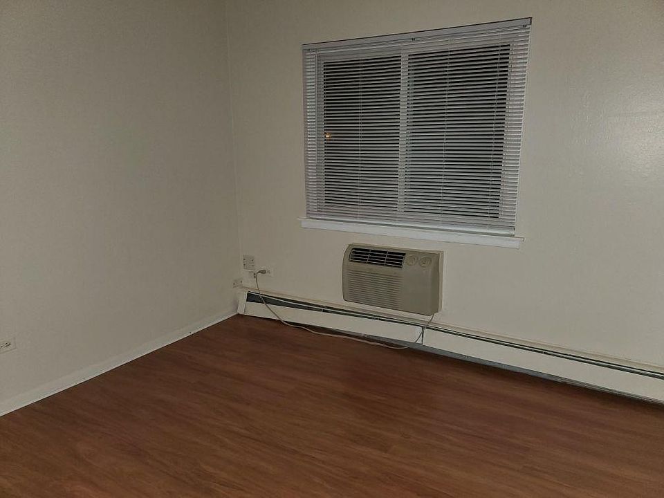 2nd image of 555 Heritage Dr APT 113