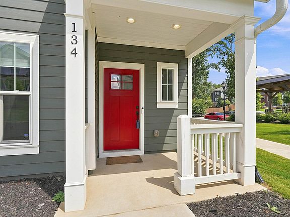 3rd image of 134 Lilia Hill Cir