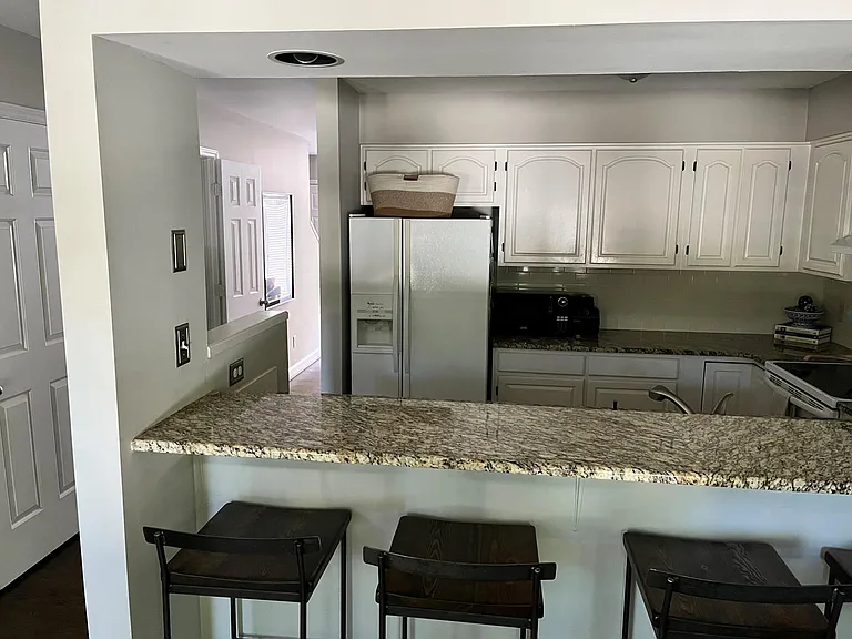 803 Lexington Ave — Photo 9