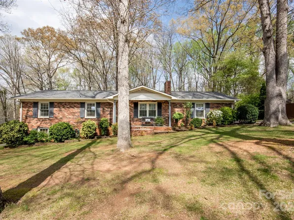 748 Crestridge Rd, Statesville, NC 28677