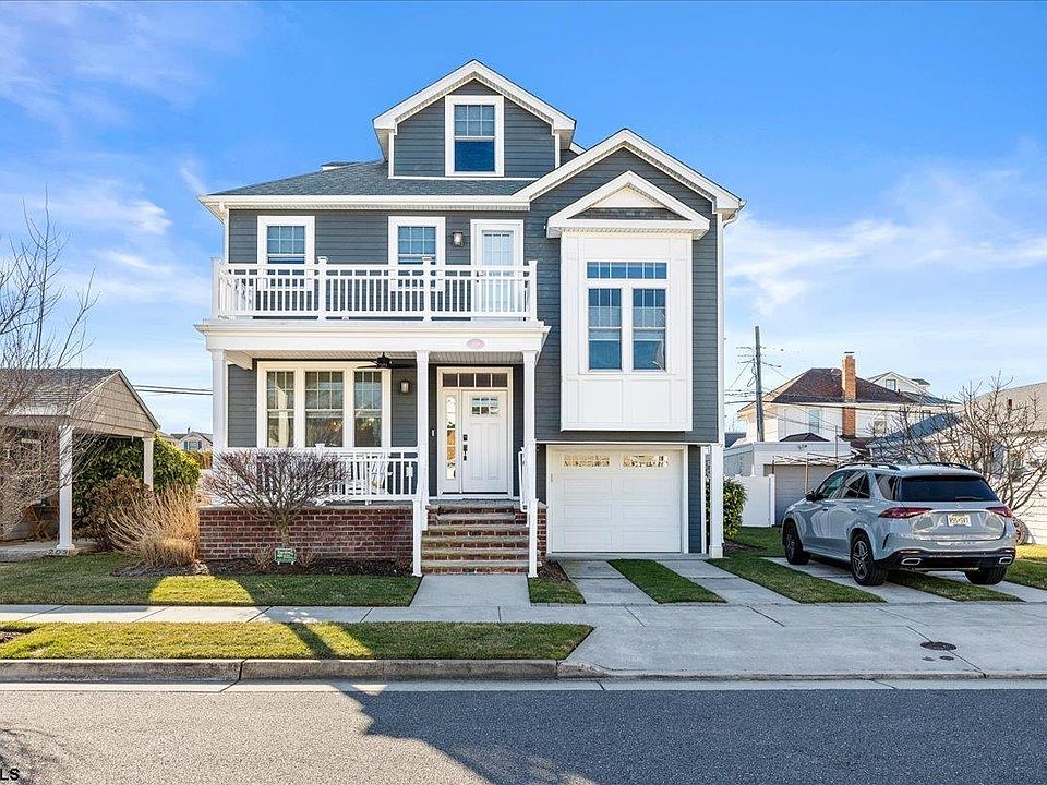 1st image of 204 N Quincy Ave