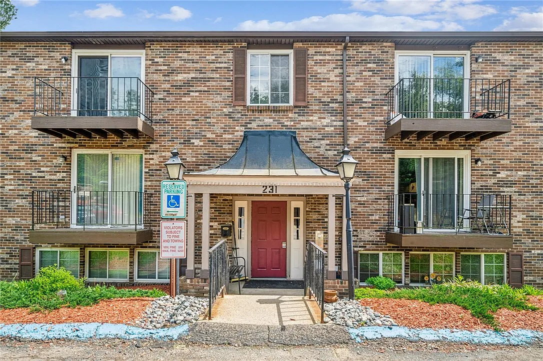 231 Coxcomb Hill Rd APT 3 photo 1
