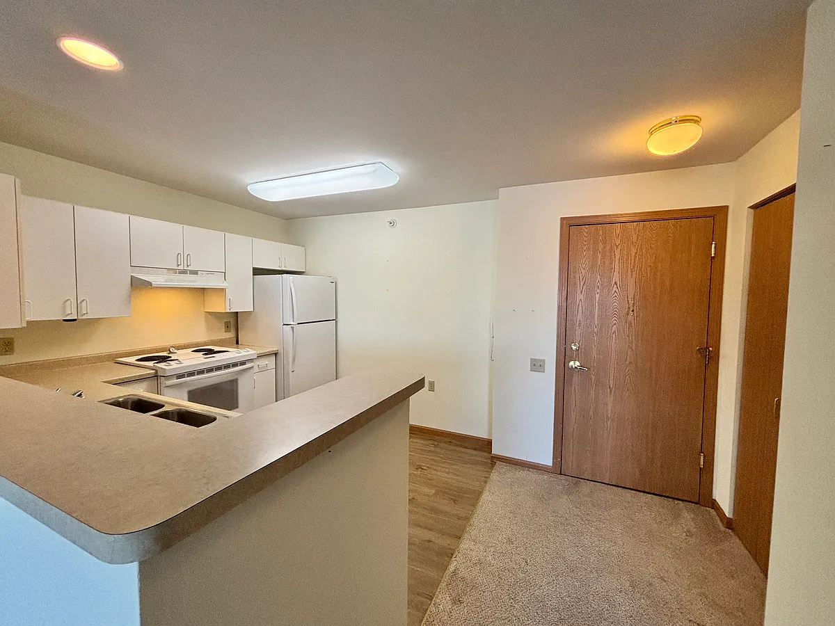 Building Photo - 1048 Enterprise Dr #206