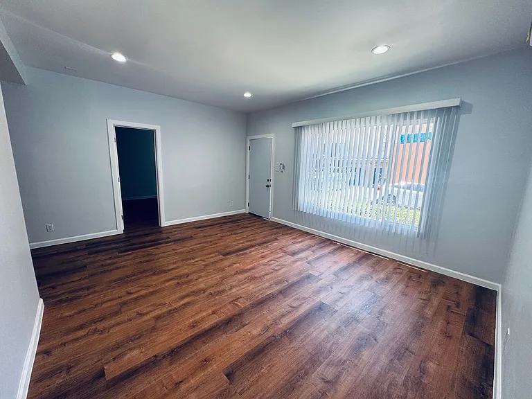 5421 Flemish Ln — Photo 12