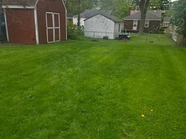 12835 W Parkway St, Detroit, MI 48223