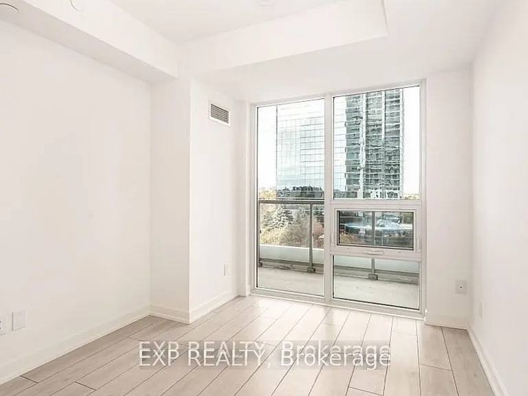 2033 Kennedy Rd #707 — Photo 32