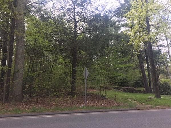 2nd image of 104 Turkey Hill Rd