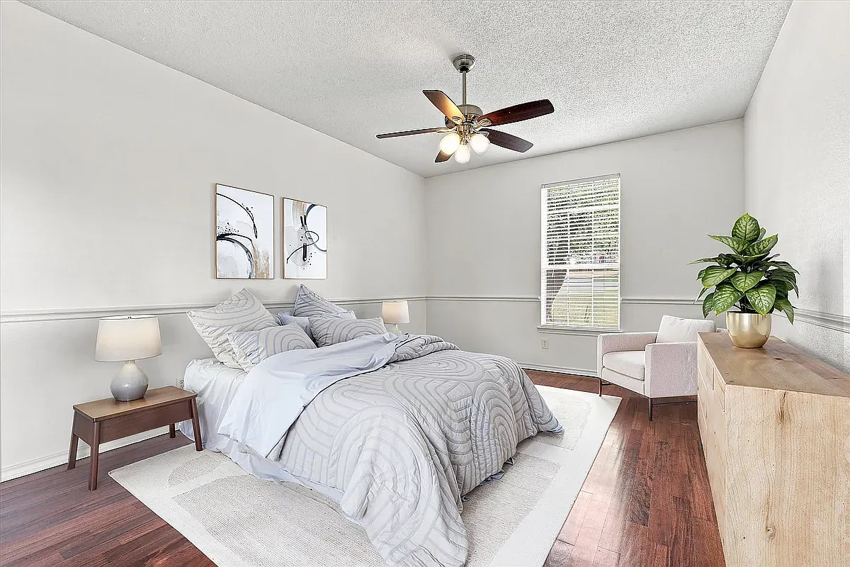 4 bed, 2.5 bath, 2694 sqft, $2,800 — Photo 4
