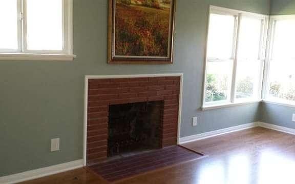 3rd image of 2910 Manhattan Ave
