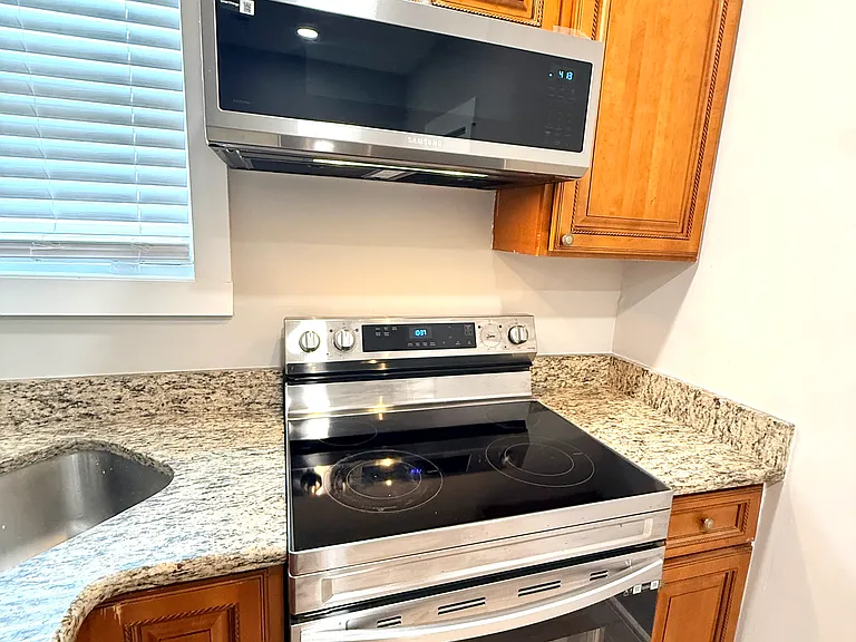 35 Wallington Ave — Photo 7