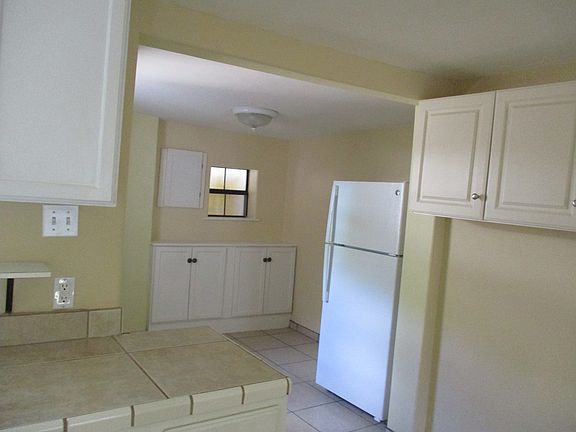 3rd image of 1102 1/2 S Kansas Ave