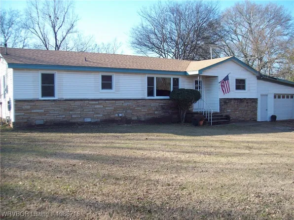 705 N 18th St, Ozark, AR 72949
