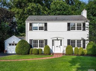 380 Nassau Ave, Manhasset, NY 11030