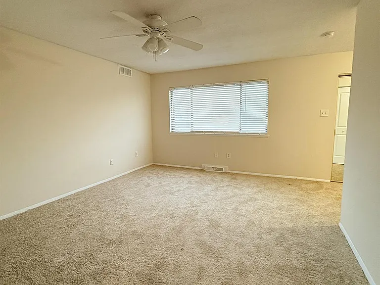 504 Heritage Dr — Photo 25