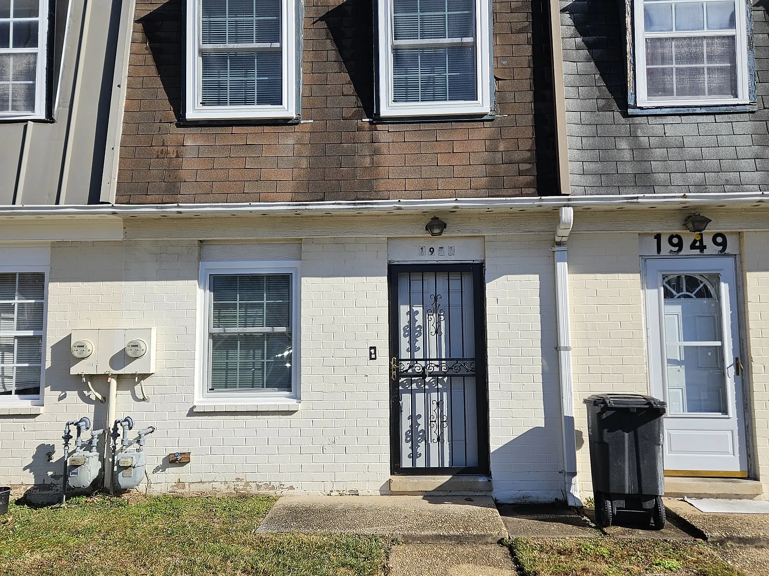 2 bed, 818 sqft, $1,750 — Photo 1