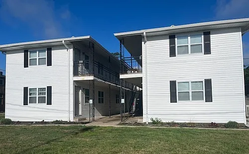 603 N Old Highway 63 Photo 1