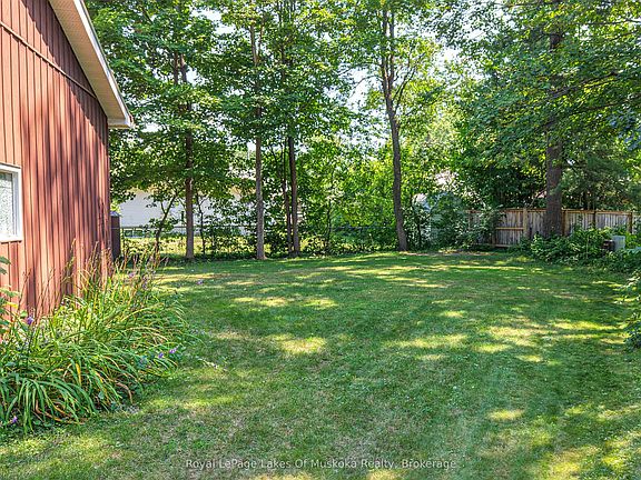 4th image of 180 Lofty Pines Cres