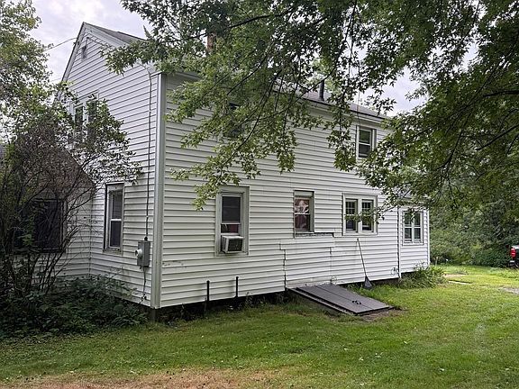 3rd image of 183 Upper Rd