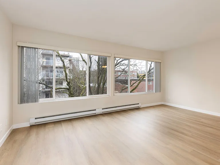 Cordova Apartments — Photo 36