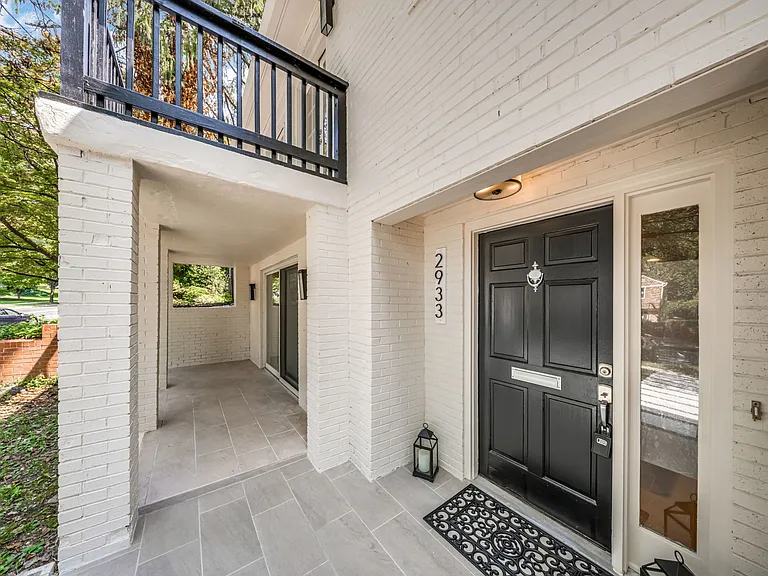 2933 Arizona Ave NW — Photo 3