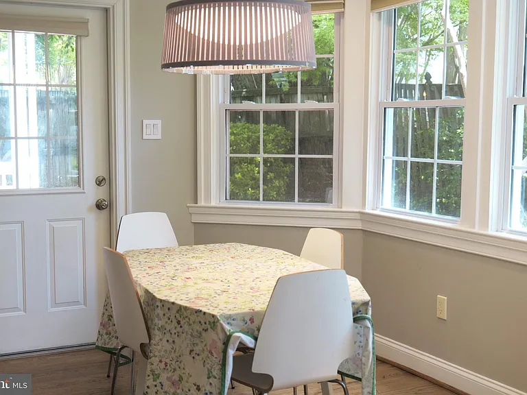 4536 Fairfield Dr — Photo 10