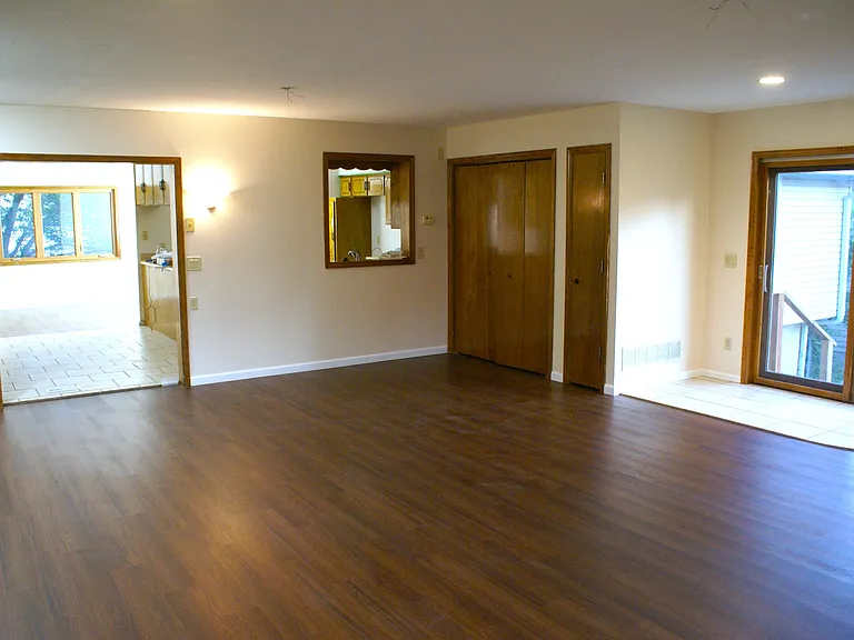 11220 Curtis Ave — Photo 3