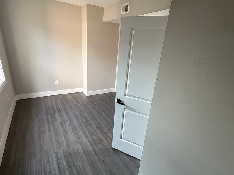 494 S 18th St #3 — Photo 7