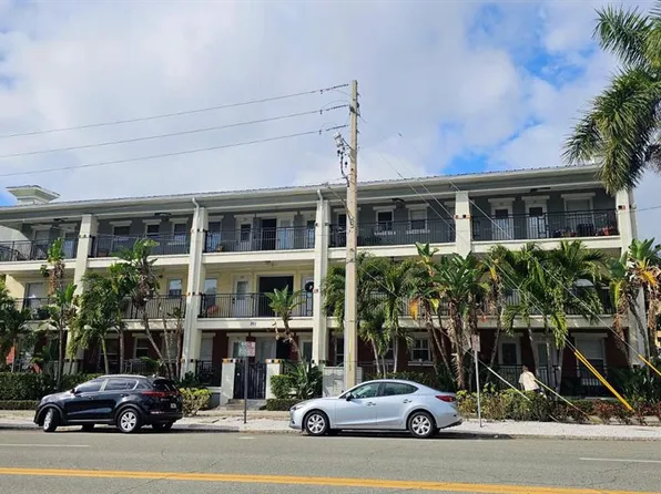 201 6th St S APT 304, Saint Petersburg, FL 33701