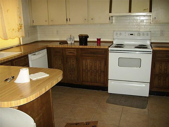 5th image of 4821 Ash Glen Ln