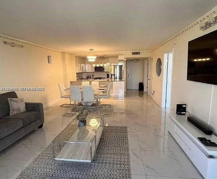 2500 Parkview Dr #1008 — Photo 3