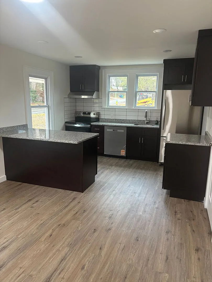 Remodeled 3-bedroom, 2-bath home in Swannanoa. Located between Asheville and Black Mountain. — Photo 4