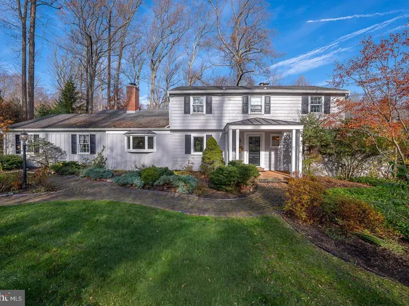 409 Timber Ln, Newtown Square, PA 19073