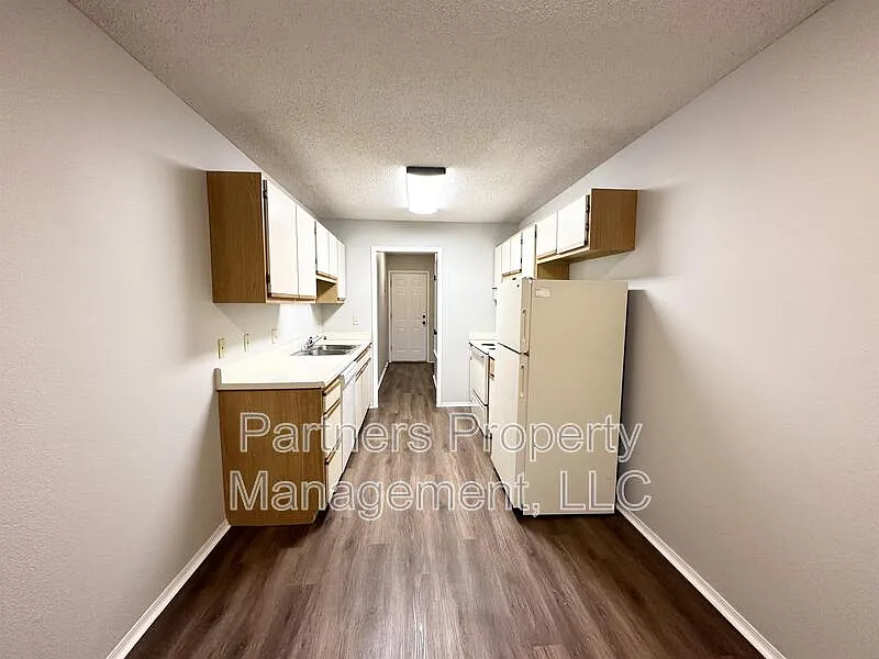 2 bed, 1.5 bath, $1,250 — Photo 3