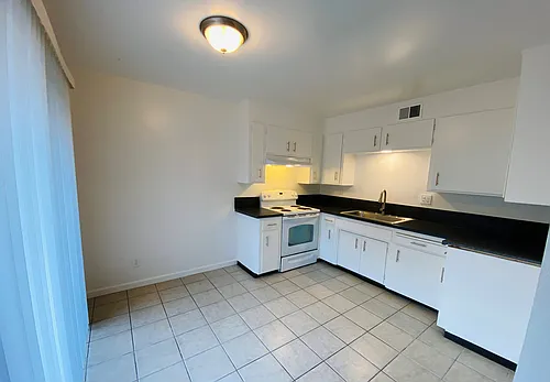 421 Sycamore Ave #B Photo 1
