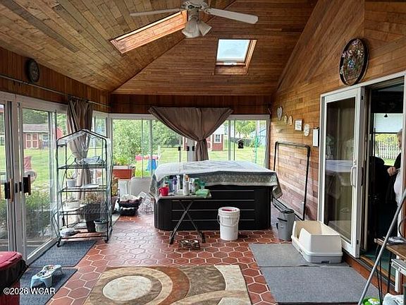 5th image of 315 S Park Dr