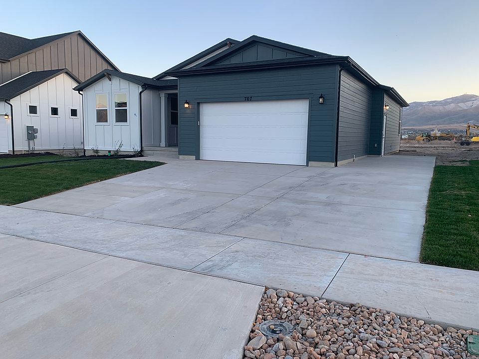 Driveway and side entrance view