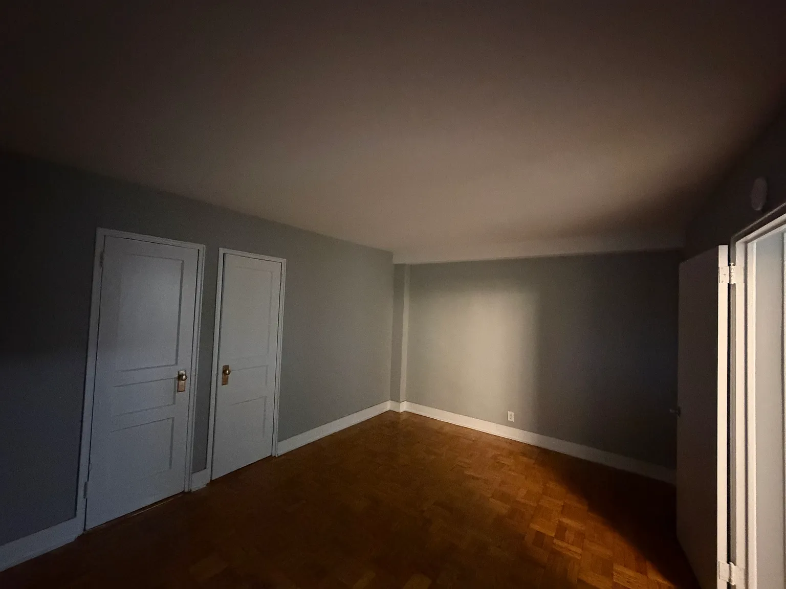 2 bed, 900 sqft, $2,700 — Photo 4