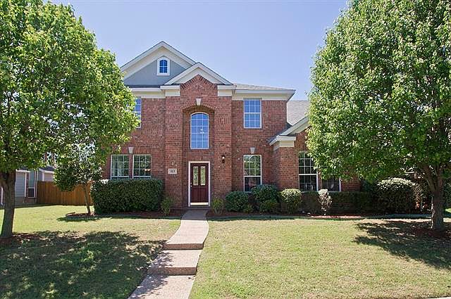 1st image of 813 Cascades Dr
