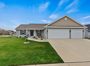 704 N Abbey Rd, Urbana, IL 61802