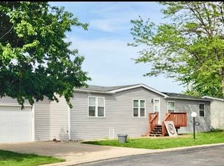 330 Mallard Ln, Sandwich, IL 60548