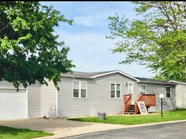 330 Mallard Ln, Sandwich, IL 60548