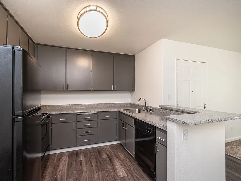 Carmel Pointe — Photo 34