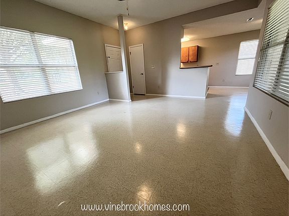 3rd image of 101 Jardin Ct