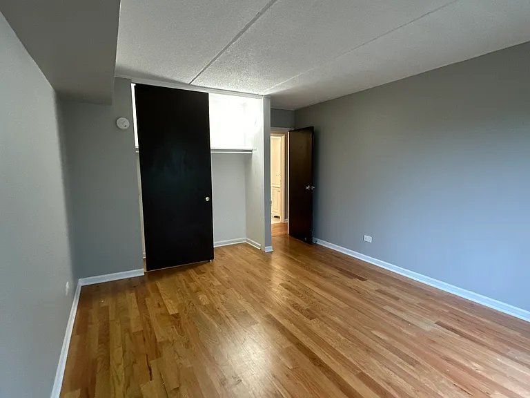 527 N Quentin Rd #409 — Photo 8